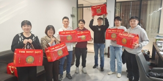心系員工，情暖新春——東莞園林發(fā)放春節(jié)福利